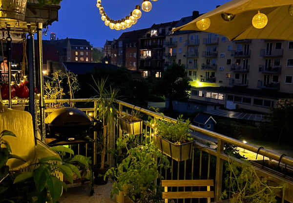 Moderne og rummelig lejlighed med stor, lækker altan mod gård.  Beliggende i rol Copenhagen, Denmark Moderne og hyggelig lejlighed i hjertet af Valby Entire condo vacation rental 675437292167400019