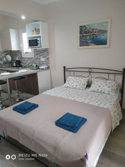 New studio ***7stars*** on the 4th floor with balcony. Only 3-minute walk from L RU New studio ***7 stars*** near metro Entire rental unit vacation rental 27483506