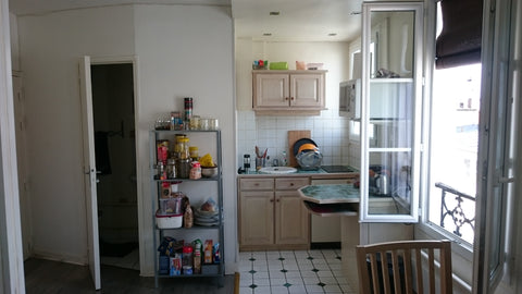 25 sqm studio with three windows, furnished, well equipped kitchen (kettle, stov Cape Town, South Africa Center Paris ideal for a couple Entire rental unit vacation rental 12782141