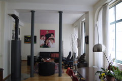 Atelier/loft de charme dans un petit immeuble d'une rue très calme à proximité i France Atelier/loft de caractère et très calme Entire rental unit vacation rental 19324091