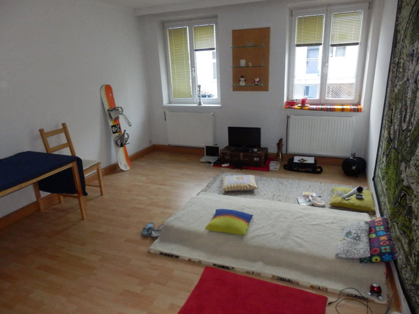 Welcome! A nice large room is waiting for you. Just 15 minutes away from 