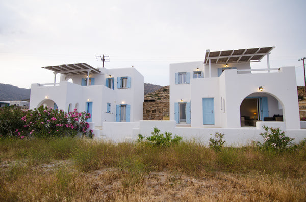 Magganari Moments is a new apartment,set 180m from the beautiful sandy beach of   Magganari Moments 1 Cycladic home vacation rental 2761974