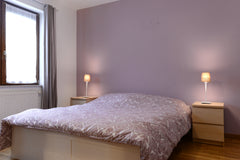 Chambre lit double avec salle de bain privative.<br />Accès direct vers le centr Evere, Belgium Room with private bathroom BXL Private room in rental unit vacation rental 1702608