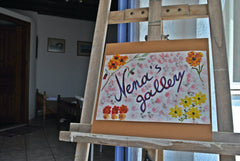 The house is located in a traditional alley in Plakes.<br />Nena's Gallery is a   Nena's Gallery Private room in cycladic house vacation rental 44331343