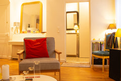 Calme, posé respectueux et discret, je recherche idéalement le même type de voya Paris, France Chambre Paris Canal Saint Martin Private room in townhouse vacation rental 160554