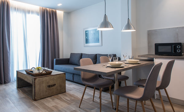 This apartment features a balcony, air conditioning and oven.<br /><br />• Balco Athens, Greece Athens center Family or company Double apartment Room in serviced apartment vacation rental 29363635