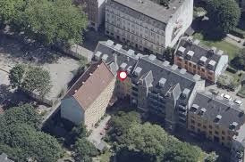 Din familie vil være tæt på alt, når I bor i denne centralt beliggende bolig. Be Copenhagen, Denmark Skøn lejlighed med stor gård tæt på søerne. Entire condo vacation rental 648384903140955242