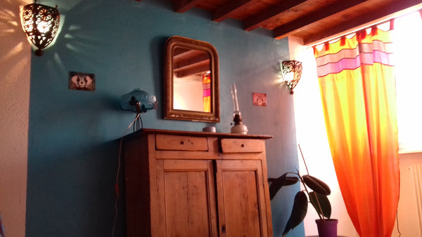 I purpose to rent a room in my flat for 1 or 2 nights. It's an old and very beau Lyon, France Room to rent in a beautiful flat Private room in rental unit vacation rental 8790005
