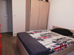 tramway a proximité,toutes commodités ;commerces,jardins;espace vert,a deux arrê  chambre privée à louer  dans un appartement Private room in condo vacation rental 33207960