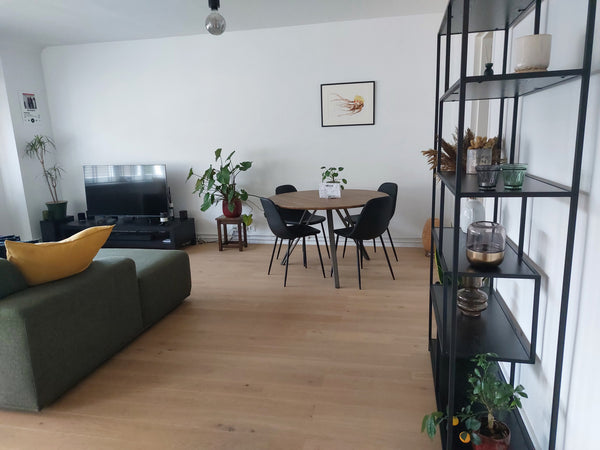 Sunny apartment in a quiet neighborhood surrounded with parks. Close to nice res  Sunny apartment close to Antwerp city center Entire condo vacation rental 603320940962124421