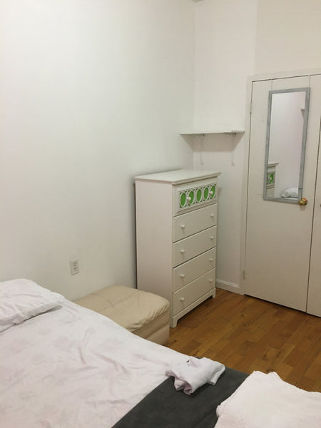 Enjoy the simplicity of this quiet, central home. New York, NY Rental unit in Brooklyn · 1 bedroom · 1 bed · 1 shared bath Shared room in rental unit vacation rental 718990899377924091