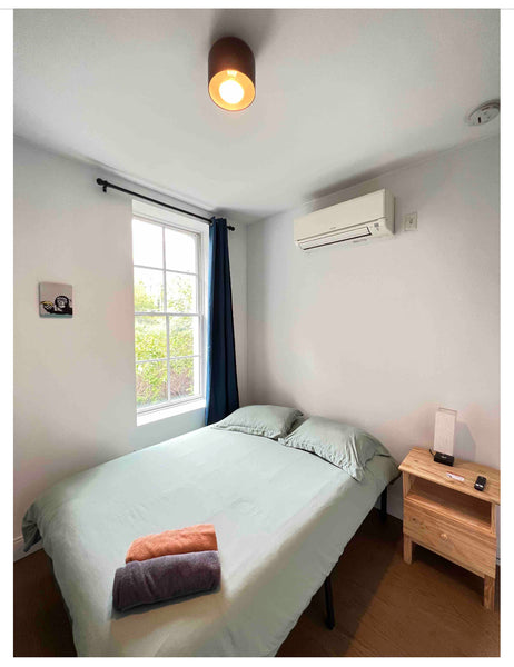 Enjoy the simplicity of this quiet and central home.  Rental unit in Brooklyn · 1 bedroom · 1 bed · 1 bath Private room in rental unit vacation rental 963719859916841872