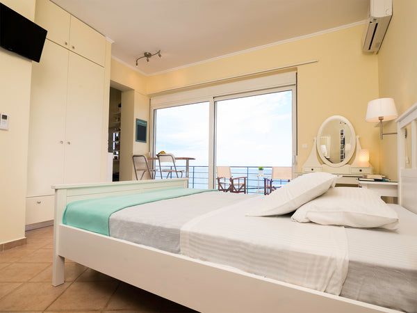 Seemore Seaside Studios Eros is a beautiful mediterranean feeling seaview appart Chania, Greece Eros - Superb Seaview Apartment Entire loft vacation rental 5915194