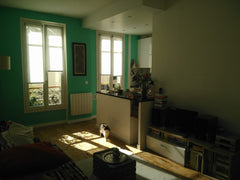 Appartement parisien de 45m² avec un salon avec cuisine ouverte et deux chambres Paris, France Chambre privée dans appartement du 19ème Private room in rental unit vacation rental 22560517