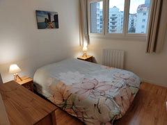 Le logement est situé à 12 minutes à pied de la gare Part Dieu, et à 2 arrêt de  Lyon, France Appartement cosy proche Part Dieu Private room in rental unit vacation rental 53692679