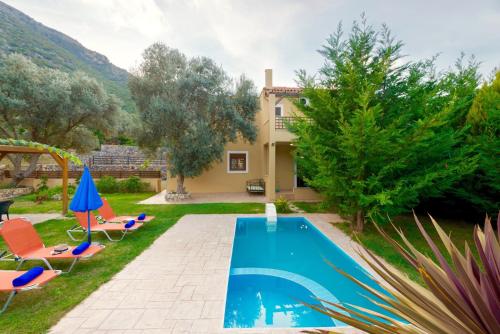 Private pool  <br />Located in the center of the island.<br />Perfect for quiet   VILLA with private pool and garden Entire villa vacation rental 1297681