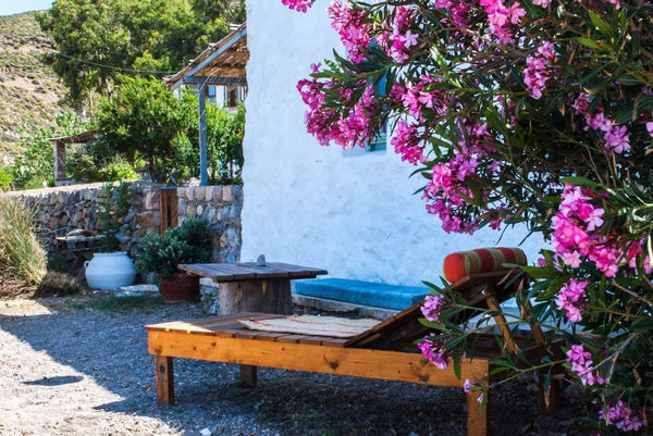 Pleasant cottage, just five meters from the sea ... !!!  For those who love the  Greece ΣΠΙΤΙ ΤΟΥ ΚΑΒΟΥΡΑ CRAB HOUSE 🦀 Entire cottage vacation rental 53584498