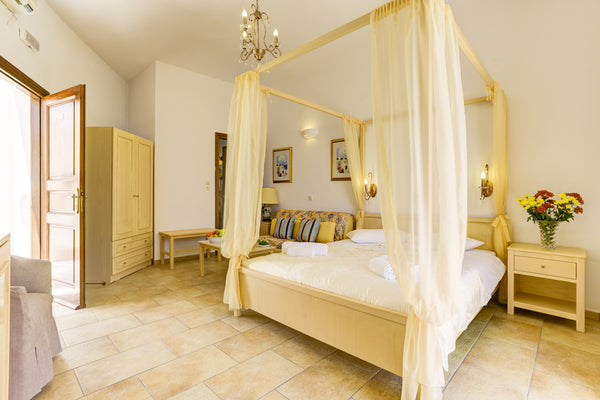 These honeymoon Suites are a romantic accommodation for newly-weds and couples i Greece Romantic honeymoon suite views pool Akrotiri Thira Room in hotel vacation rental 6816537
