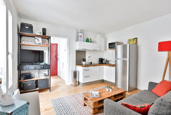 L'appartement est situé dans un quartier très vivant, à cheval entre le Canal Sa Paris, France 35m2 calme & cosy - Métro Parmentier&Ménilmontant Entire rental unit vacation rental 20237650