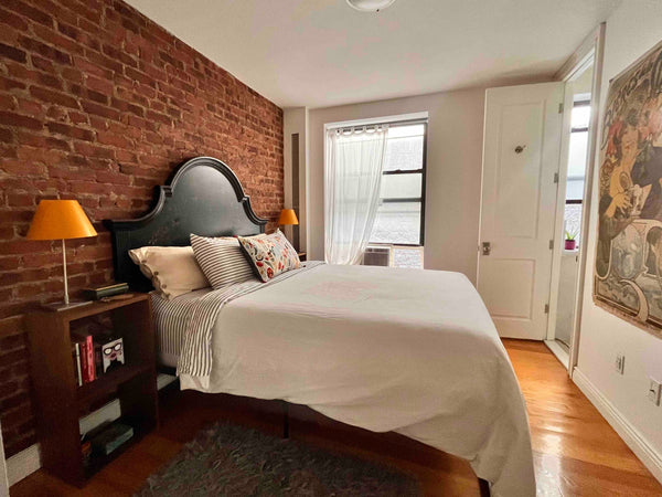 Come stay w/ an artist in her apartment & enjoy this spacious, quiet, stylish, s New York, NY Rental unit in Brooklyn · ★5.0 · 1 bedroom · 1 bed · 1.5 baths Private room in rental unit vacation rental 670433084394073293
