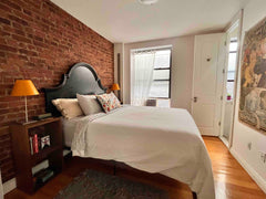 Come stay w/ an artist in her apartment & enjoy this spacious, quiet, stylish, s New York, NY Rental unit in Brooklyn · ★5.0 · 1 bedroom · 1 bed · 1.5 baths Private room in rental unit vacation rental 670433084394073293