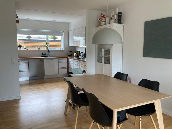 Dejligt 101m2 rækkehus med plads til hele familien med vestvendt have, og med di  Dejligt rækkehus med gratis parkering tæt på byen Entire townhouse vacation rental 50675828