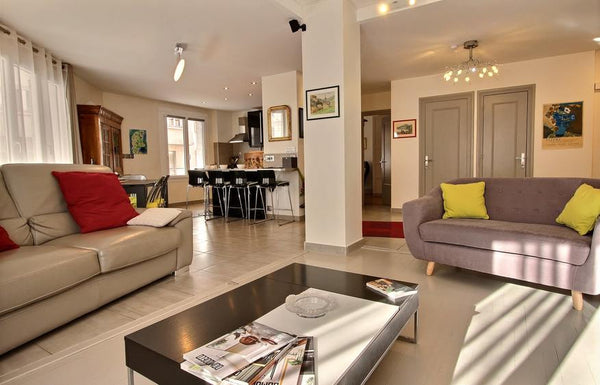 Discover all of Lyon on foot. Parc de la Tête d'Or district, large 4-room apartm Lyon, France Gd T4 92M2 renovated, 4/6 people, Parc Tête d'Or Entire rental unit vacation rental 12670906