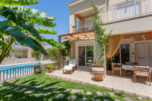 Our house is fully equiped (kitchen, bathrooms, wardrobes) and is highly recomme  Cretamos Seaside villas 