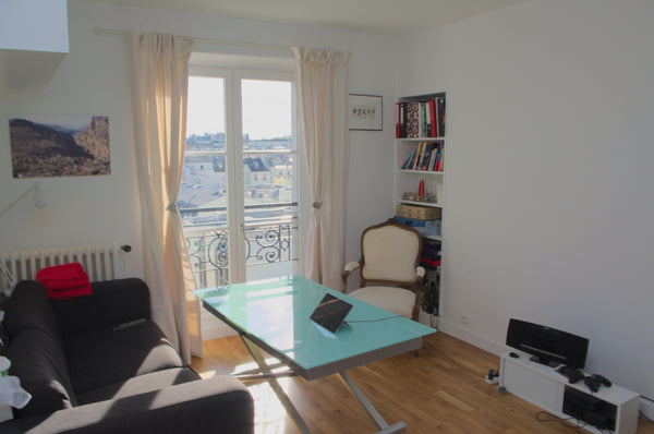At the 6th Floor of a typical parisian building with lift, our flat is located v Paris, France 2 Rooms Flat in 11th Arrondissement Entire rental unit vacation rental 6877538