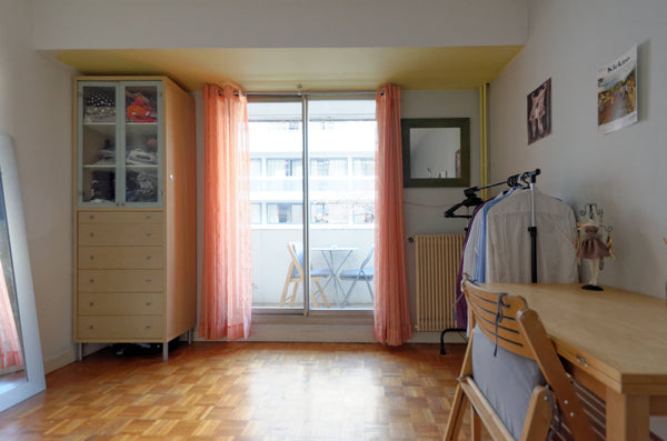 Cute little studio with a terrasse at the heart of Montparnasse, in a peaceful a Saint-Nom-la-Bretèche, France Adorable Studio at Montparnasse Entire rental unit vacation rental 9744325