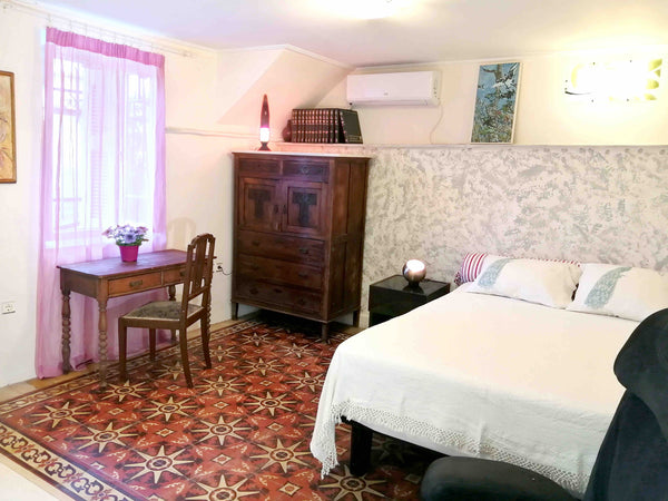 An independent small apartment of 37m², with a beautiful private garden is waiti Athens, Attica, Greece 5´from Acropolis, house+ garden. ΑΜΑ 00808985180 Entire home vacation rental 36786434