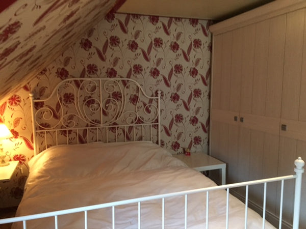 Chambre à louer avec wc et salle de douche privative dans 1 villa avec jardin av  charmante chambre à louer Private room in villa vacation rental 9039217