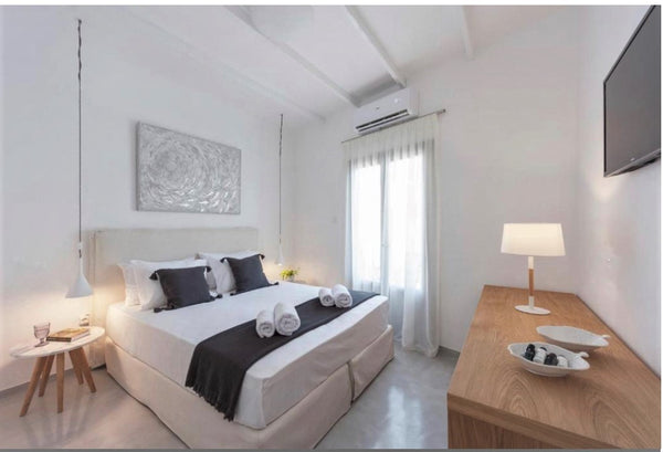 If you want to be in the centre of the Naoussa scene, this modern minimal studio  Naousa Old Post Studio with Balcony Entire rental unit vacation rental 43127714