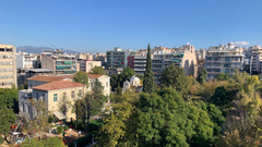 Wukela Apartments 地处雅典市中心，有着开阔的视野和良好的环境位置，站在你所居住的阳台可以看到美丽的卫城全景。当夕阳缓缓落下配上一杯咖啡是在美妙 GR Wukela 公园景豪华一居室 Entire serviced apartment vacation rental 54156360