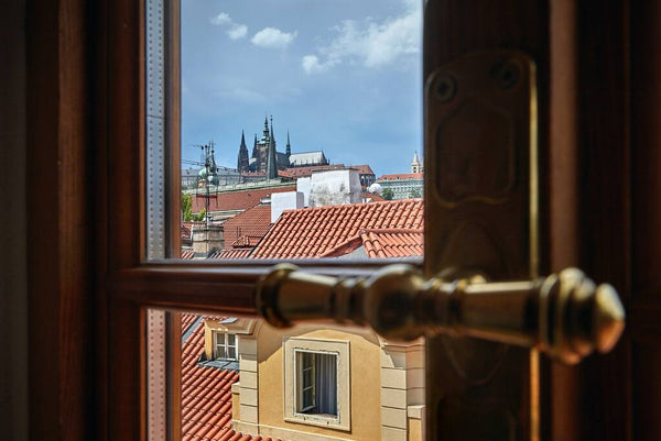 Lovely spacious studio in the attic of UNESCO heritage baroque building in histo Czechia Queen Bee house. Attic Arthur Studio with A/C Entire rental unit vacation rental 19094176