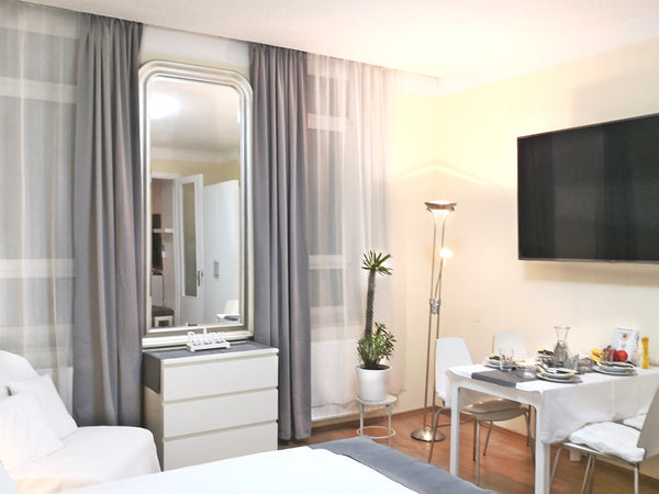 The apartment is bright, freshly renovated and furnished and also 450m from the   7min2CITY+NETFLIX Apartmentnext2PRATER+WorldwideTV Entire rental unit vacation rental 45454344