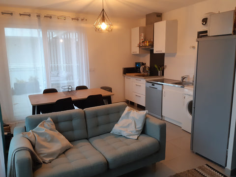 Au cœur du quartier Gerland dans une résidence calme, vous vous retrouverez au b Lyon, France Appartement lumineux sur les quais du Rhône Lyon Entire rental unit vacation rental 53333798