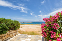 This sea view house is excellent located in Abelas beach. It embodies the tradit Greece Villa Perla by Rocks Estates Cycladic home vacation rental 43492310