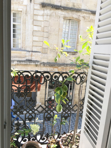 My apartement is in the Bordeaux historic center, called 