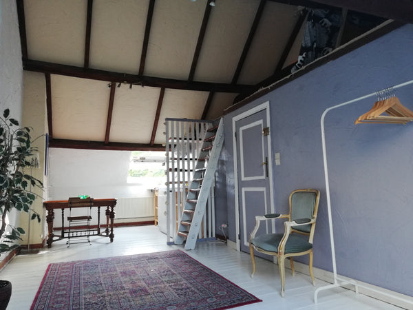 Studio autonome au 2e étage. Idéal pour se ressourcer ! Hauts plafonds, 1 petit  Watermael-Boitsfort, Belgium Mon île de paix entre ville & forêt - le studio Entire rental unit vacation rental 5793552