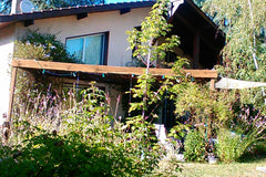 La maison est au calme, dans la verdure, située à 15 minutes du centre-ville de  Floirac, France Maison familiale, jardin, piscine, proche Bordeaux Entire home vacation rental 6258736