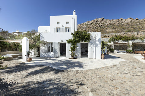 Beautiful Villa 6 min walk from Kalafatis beach.<br /><br />Spacious outdoors an  Aiora Villa Entire villa vacation rental 19171351