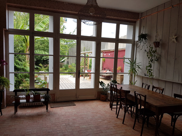 Lovely stone house very typical of Bordeaux early 20th century houses with a nic Bordeaux, France Stone house w/ garden close to the train station Private room in townhouse vacation rental 19260127