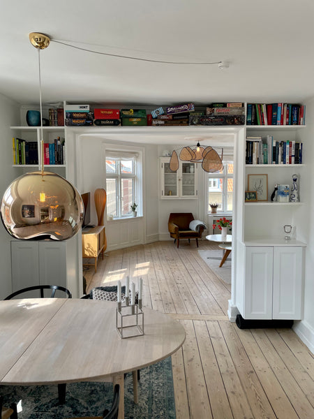 Chamerende, lys og hyggelig lejelighed i hjertet af Vesterbro med massere af byl Copenhagen, Denmark Beautiful, cozy apartment in central Copenhagen Entire rental unit vacation rental 32581583