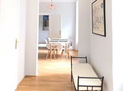 Welcome to Vienna!<br />Our freshly renovated apartment is located in a classic  Vienna, Austria Classic, Modern&Charming! 7min to Vienna's center! Entire rental unit vacation rental 28106008