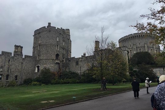 Private Transfer London to / from Windsor  Private Tours and Travel Guide Europe London CITY London Destination Tour