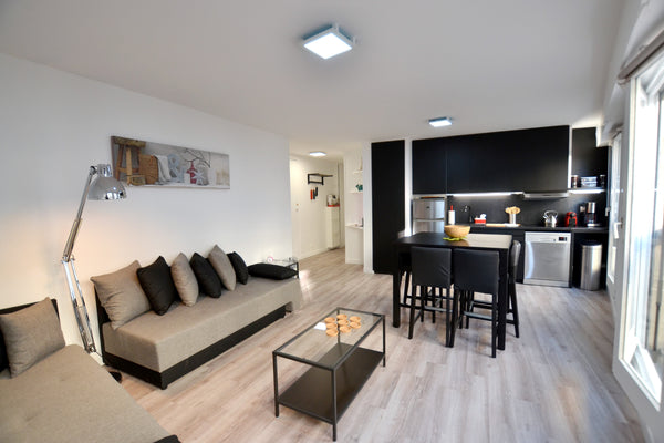This vast 3 rooms of 60 m2, with two real bedroom (one with Queen bed, one with  Paris, France Large bright apartment of Standing in Bastille Entire rental unit vacation rental 19634254