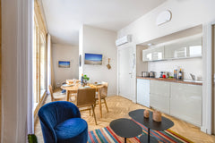 Superb Bordeaux flat in hypercentre for 4 people, close to all places of interes Bordeaux, France Superb Bordeaux flat in hypercentre for 4 people Entire rental unit vacation rental 24095193