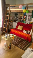 Petit studio très lumineux à - de 15min du centre de Paris. Parc + place avec ba Paris, France Charmant studio Belleville Entire rental unit vacation rental 5563055