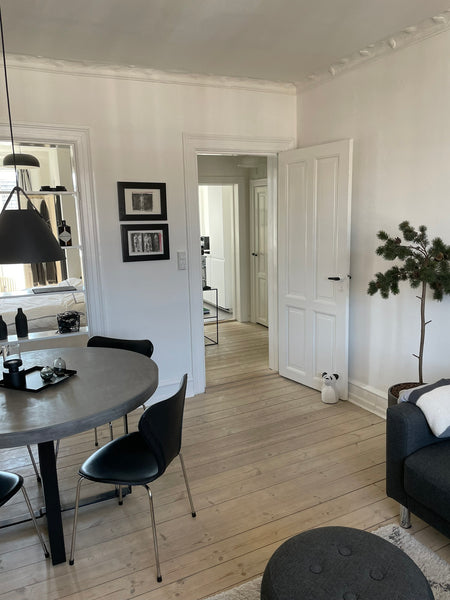Cozy two bedroom apartment on 61 squaremeters located in a quiet street on centr Copenhagen, Denmark Cozy two bedroom penthouse on central Østerbro Entire condo vacation rental 40675570
